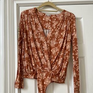 FREE PEOPLE BROWN IVORY FLORAL LONG SLEEVE BODYSUIT SMALL